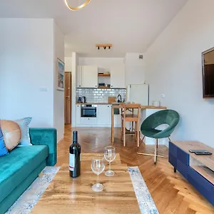  Apartament Amber With Parking By Rentujemy